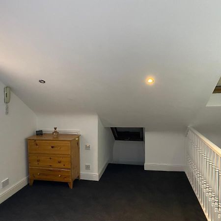Studio Flat Hatch End 외부 사진