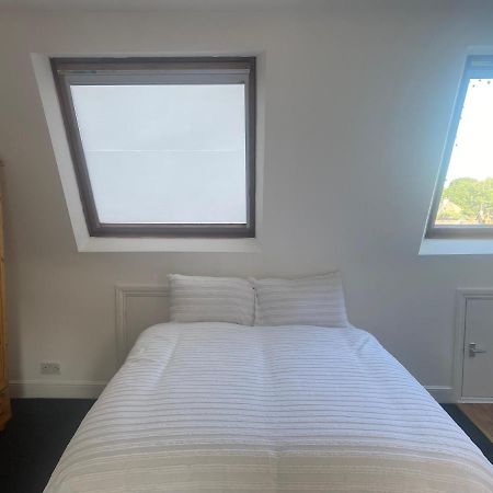 Studio Flat Hatch End 외부 사진