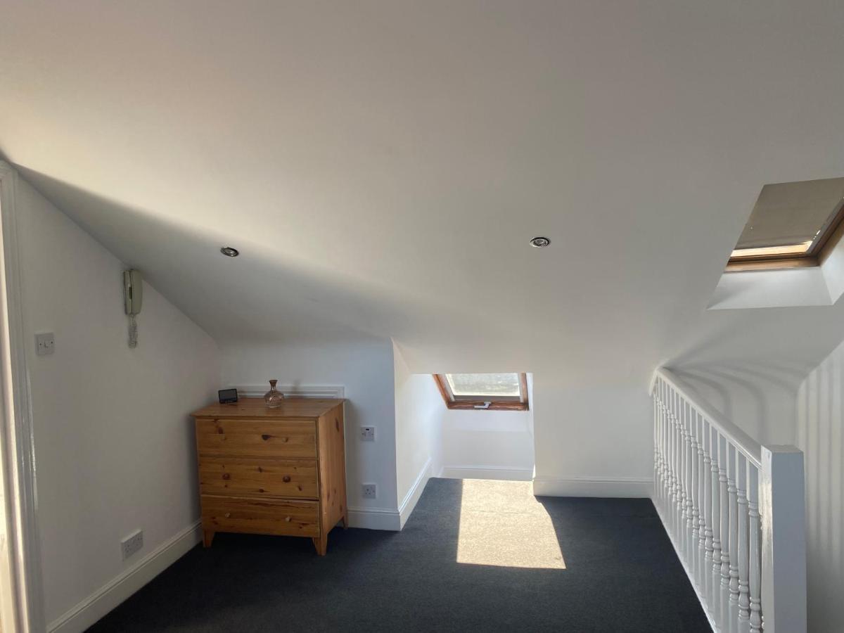 Studio Flat Hatch End 외부 사진