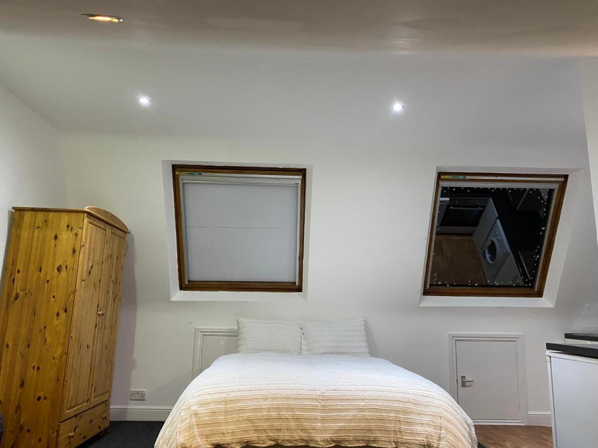 Studio Flat Hatch End 외부 사진